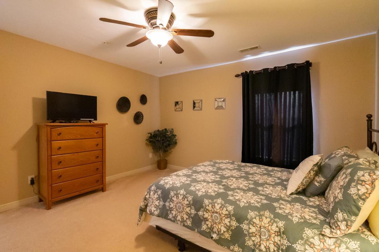 4Br Walk-In - Foosball Table - Hot Tub - Fire Pit - Free Tickets Included - Dv166 Branson Extérieur photo
